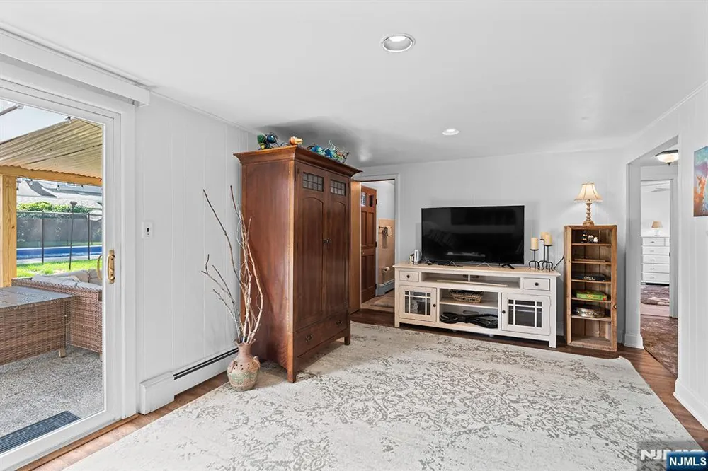 59 Outlook Street Butlerugh, NJ 07405
