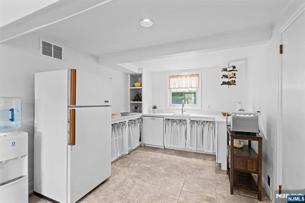 59 Outlook Street Butlerugh, NJ 07405