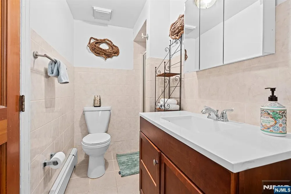 59 Outlook Street Butlerugh, NJ 07405