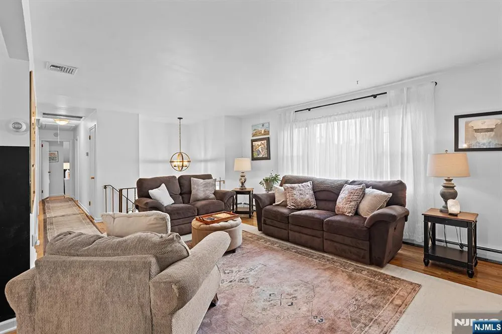 59 Outlook Street Butlerugh, NJ 07405
