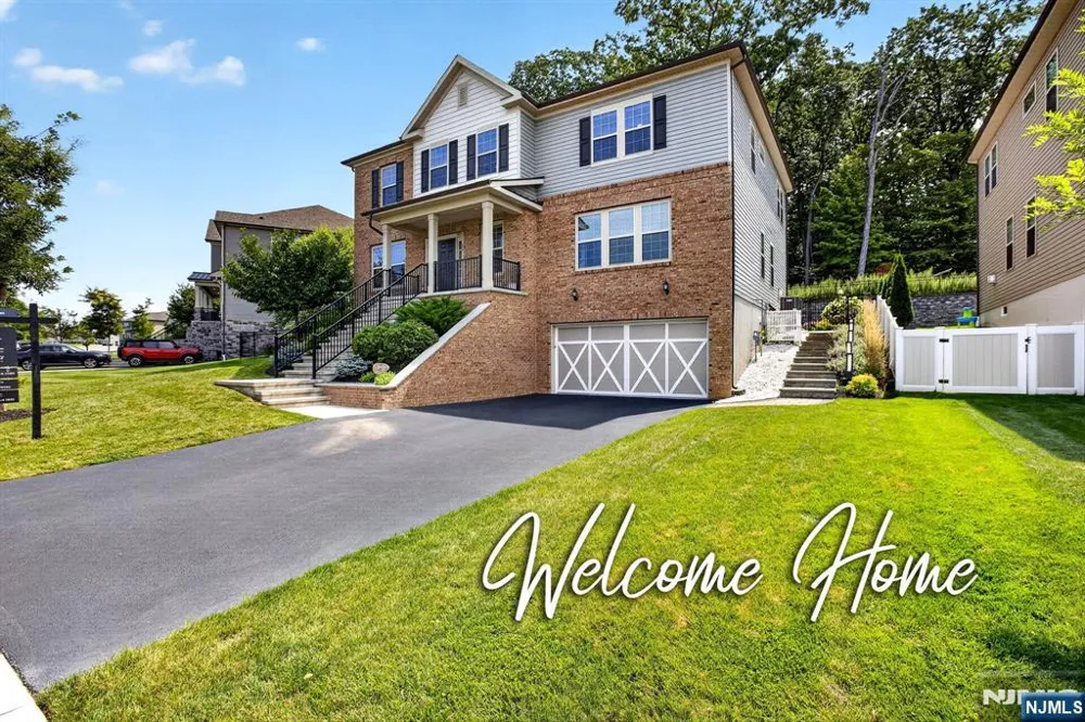 22 Hilltop Drive North Caldwell, NJ 07006