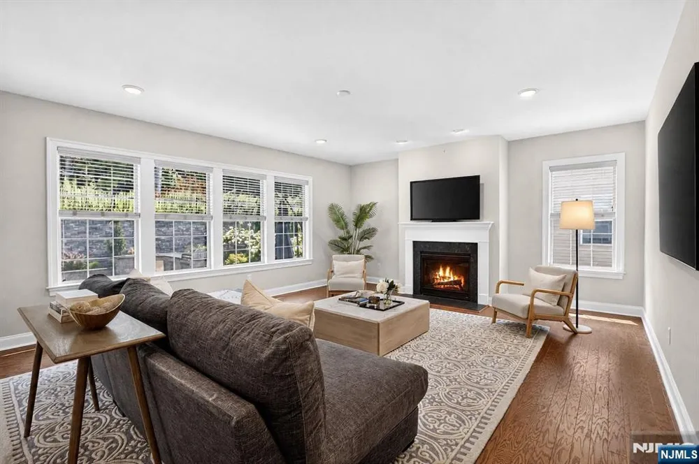 22 Hilltop Drive North Caldwell, NJ 07006