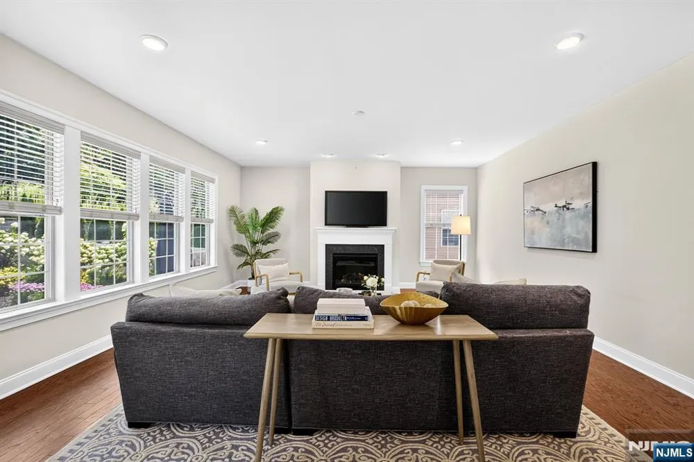 22 Hilltop Drive North Caldwell, NJ 07006