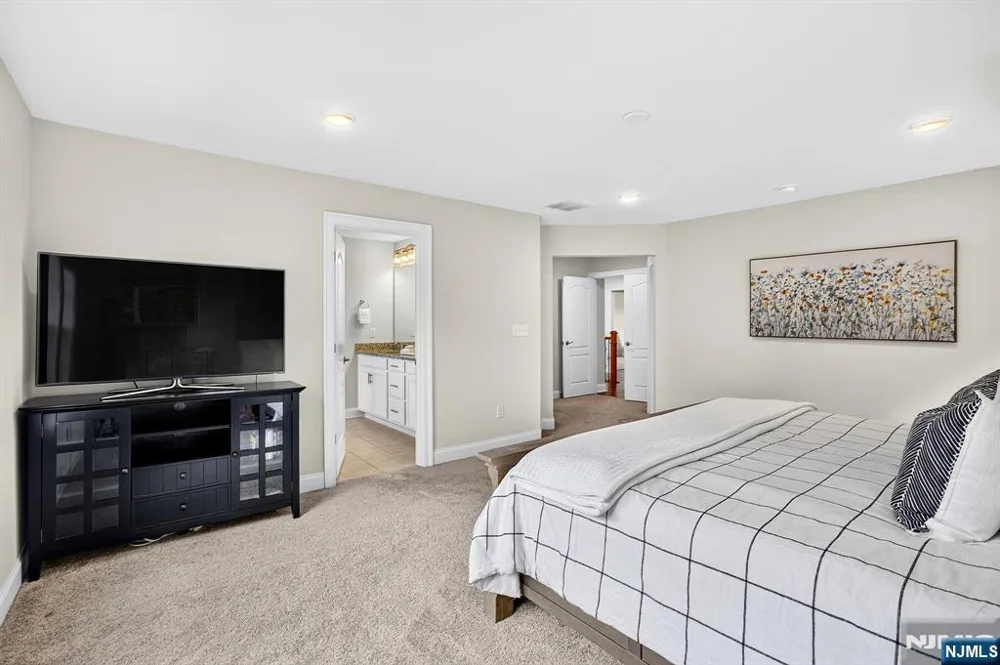 22 Hilltop Drive North Caldwell, NJ 07006