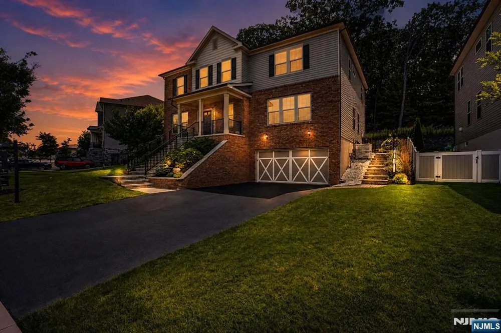 22 Hilltop Drive North Caldwell, NJ 07006