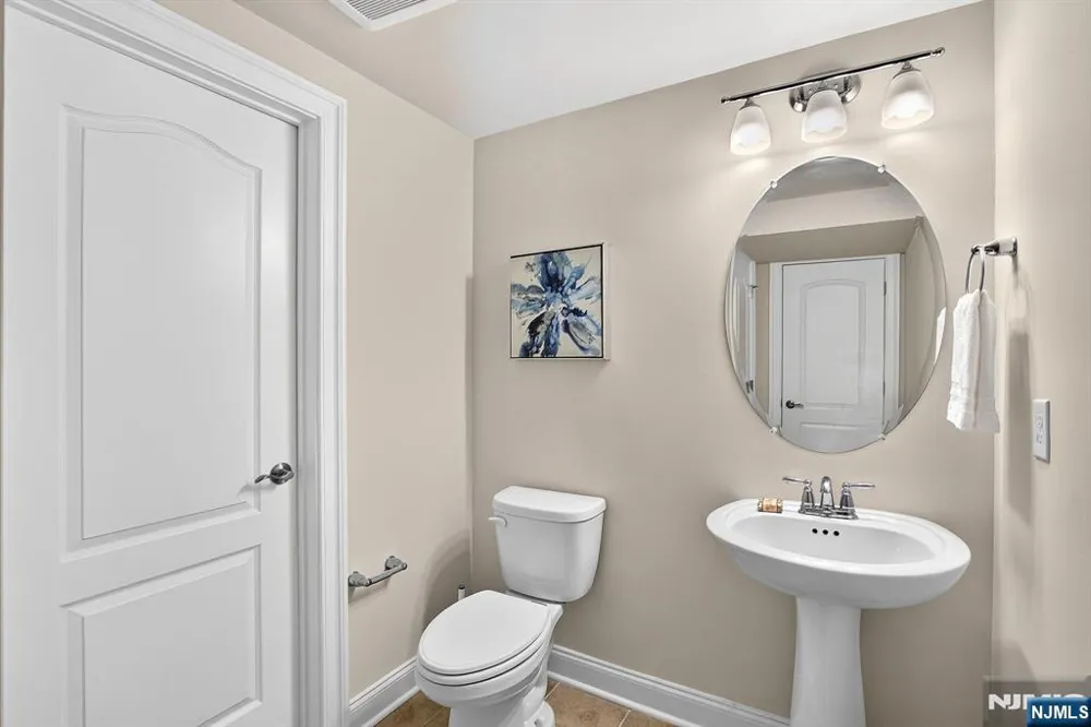 22 Hilltop Drive North Caldwell, NJ 07006