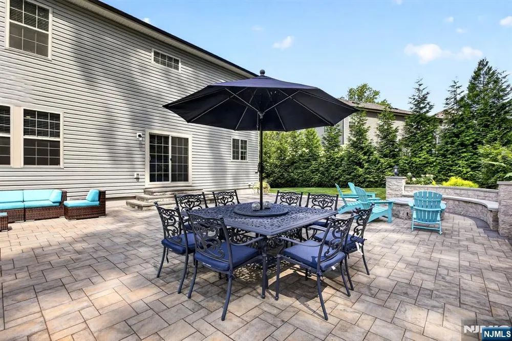 22 Hilltop Drive North Caldwell, NJ 07006