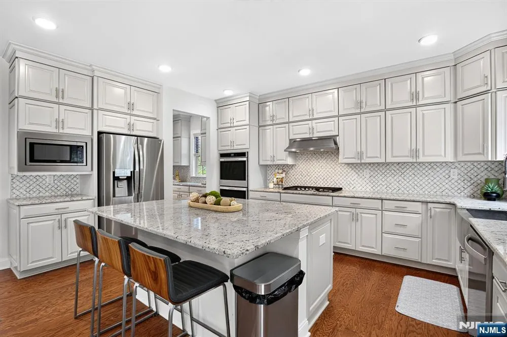 22 Hilltop Drive North Caldwell, NJ 07006