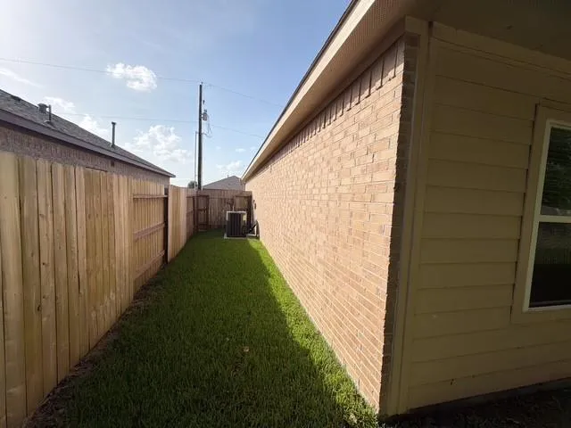 418 Pebble Drive Dayton, TX 77535