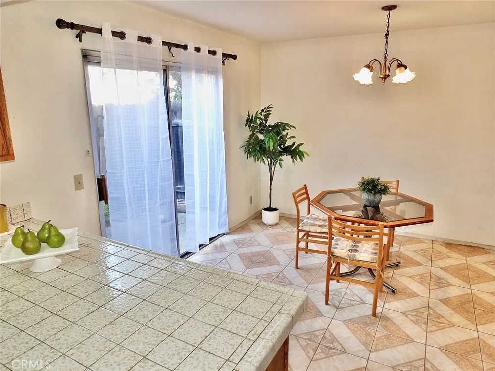 9213 Cedar Bellflower, CA 90706