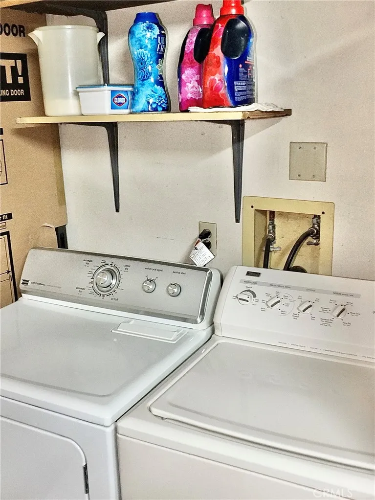 9213 Cedar Bellflower, CA 90706