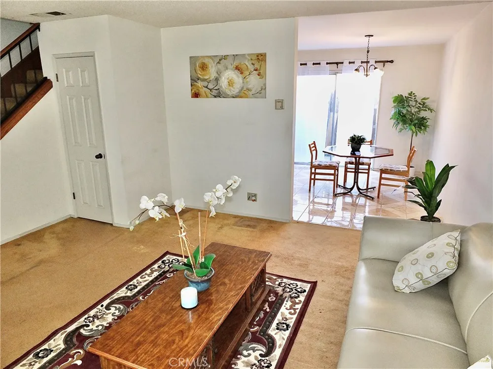 9213 Cedar Bellflower, CA 90706