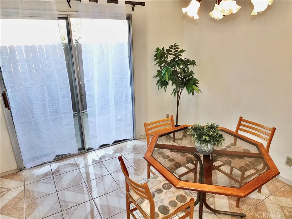 9213 Cedar Bellflower, CA 90706