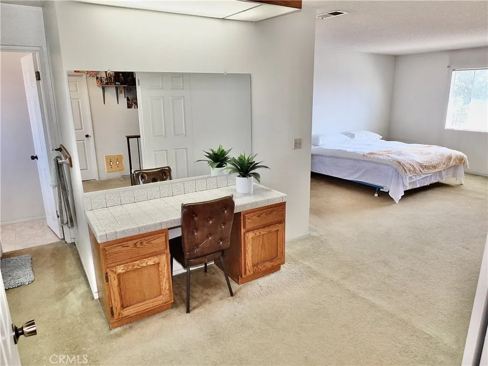 9213 Cedar Bellflower, CA 90706