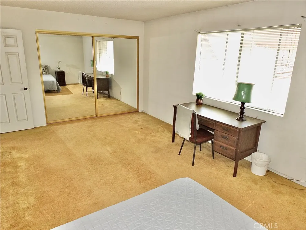 9213 Cedar Bellflower, CA 90706