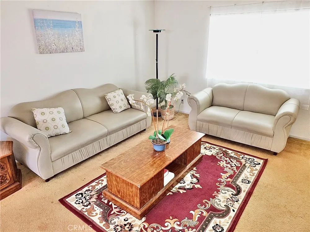 9213 Cedar Bellflower, CA 90706
