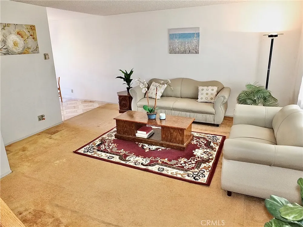 9213 Cedar Bellflower, CA 90706