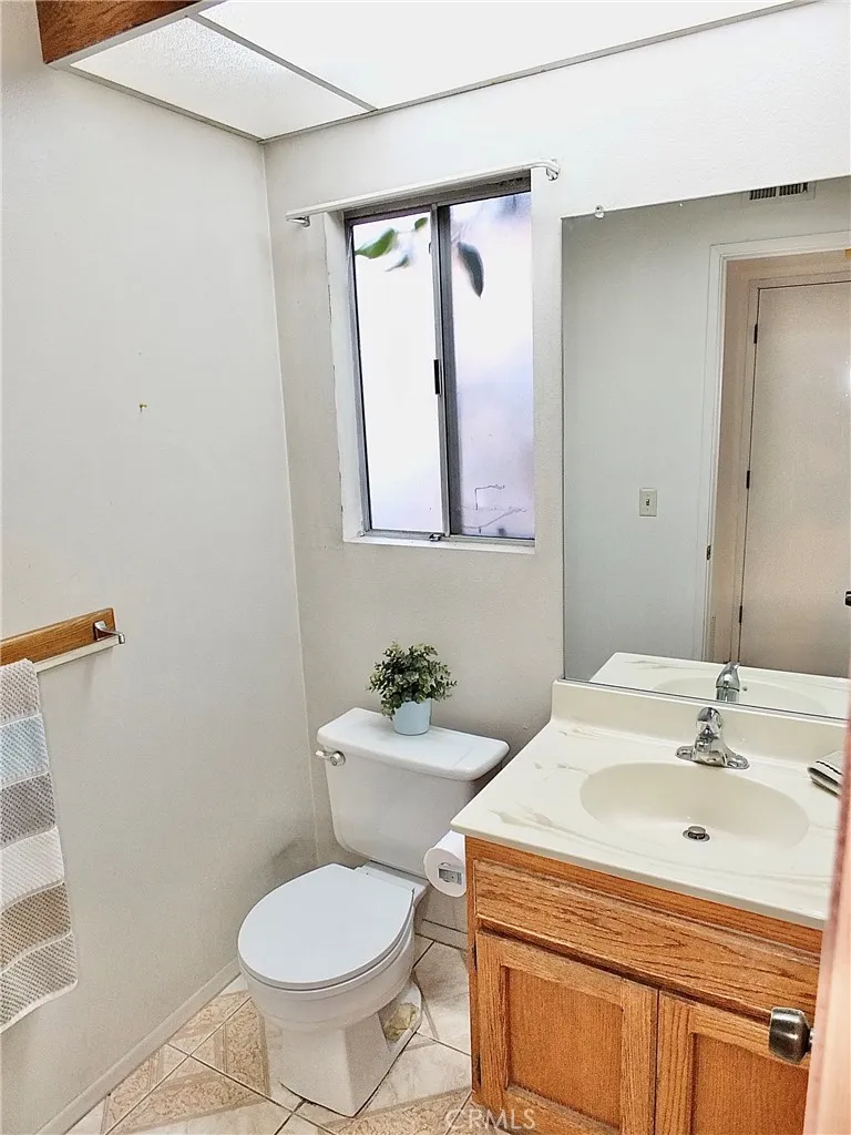 9213 Cedar Bellflower, CA 90706