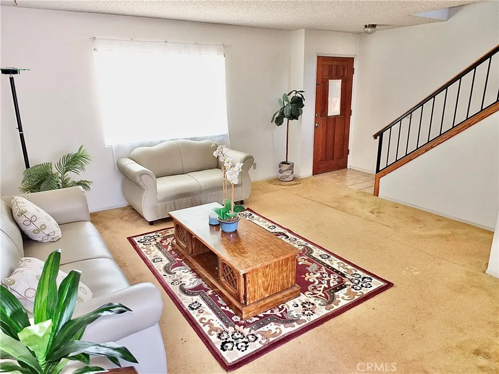 9213 Cedar Bellflower, CA 90706