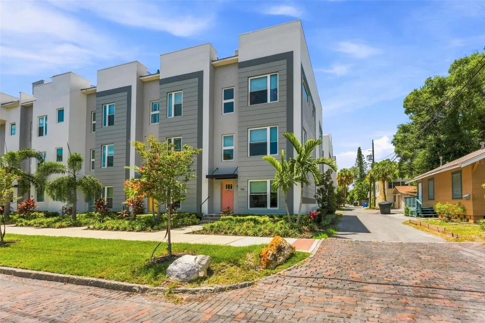 116 26TH STREET St Petersburg, FL 33713