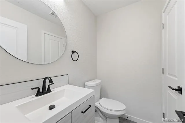 92 Newark Street #C Aurora, CO 80012
