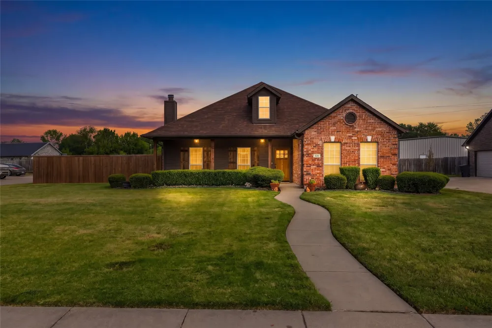 1308 Madeline Street Commerce, TX 75428