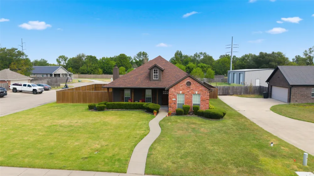 1308 Madeline Street Commerce, TX 75428