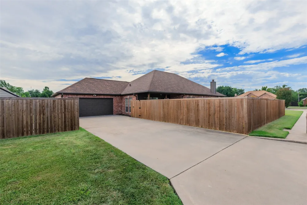 1308 Madeline Street Commerce, TX 75428