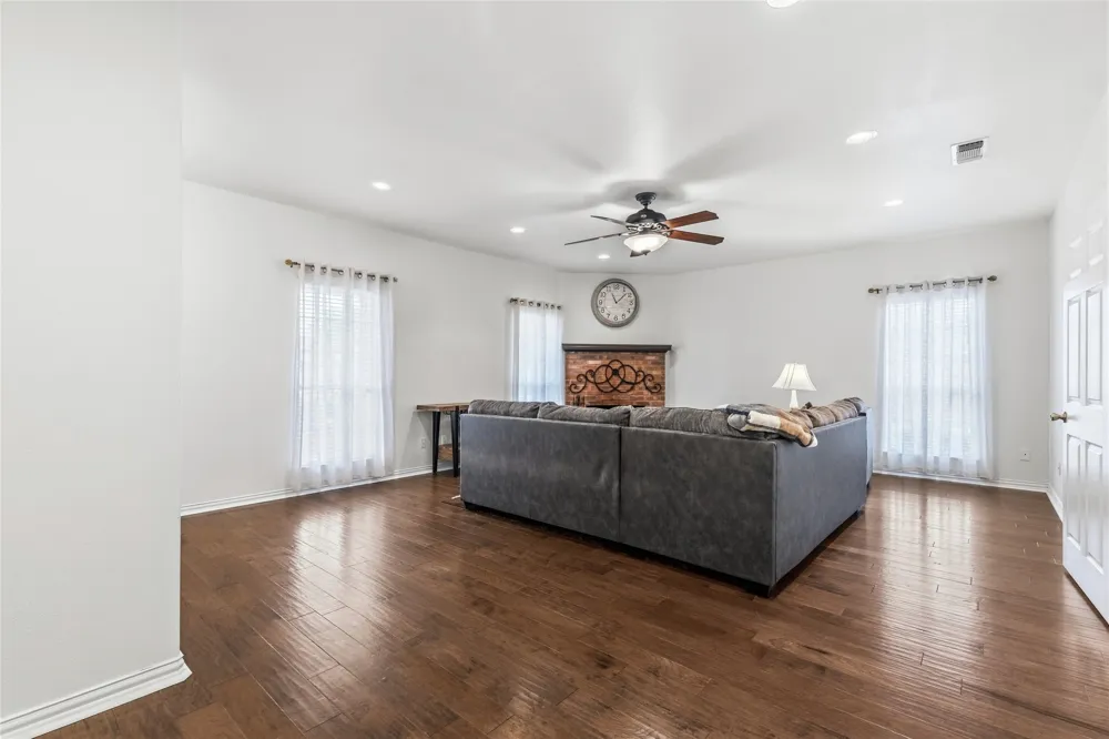 1308 Madeline Street Commerce, TX 75428