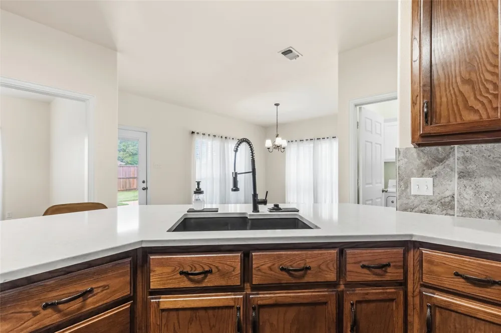 1308 Madeline Street Commerce, TX 75428