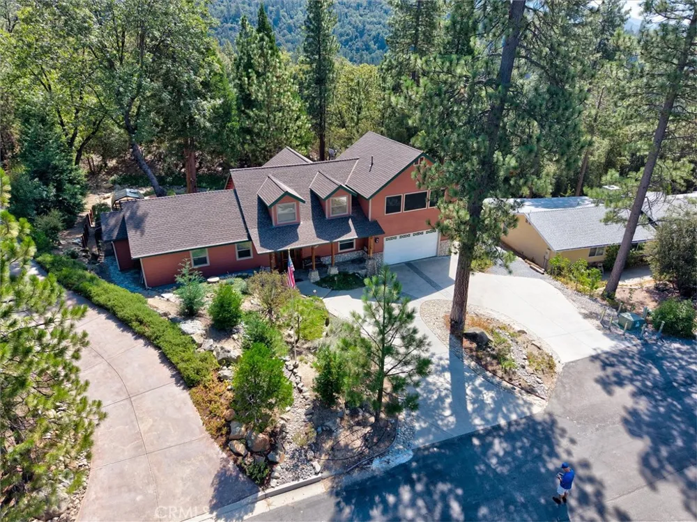 39771 S Cedar Vista Circle S Bass Lake, CA 93644