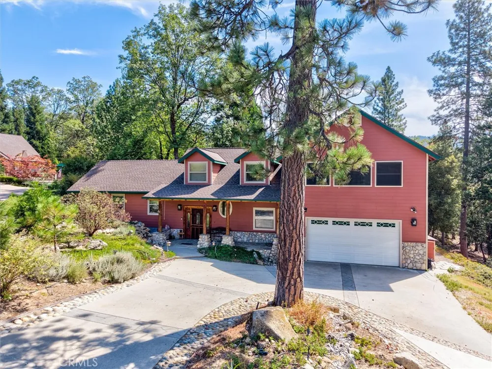 39771 S Cedar Vista Circle S Bass Lake, CA 93644