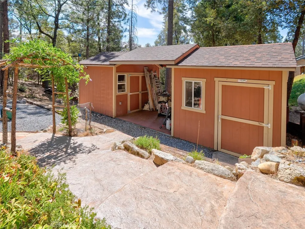 39771 S Cedar Vista Circle S Bass Lake, CA 93644