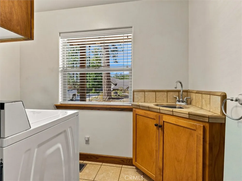 39771 S Cedar Vista Circle S Bass Lake, CA 93644