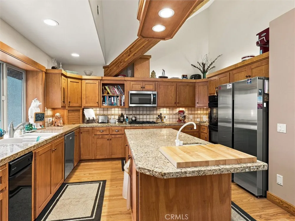 39771 S Cedar Vista Circle S Bass Lake, CA 93644