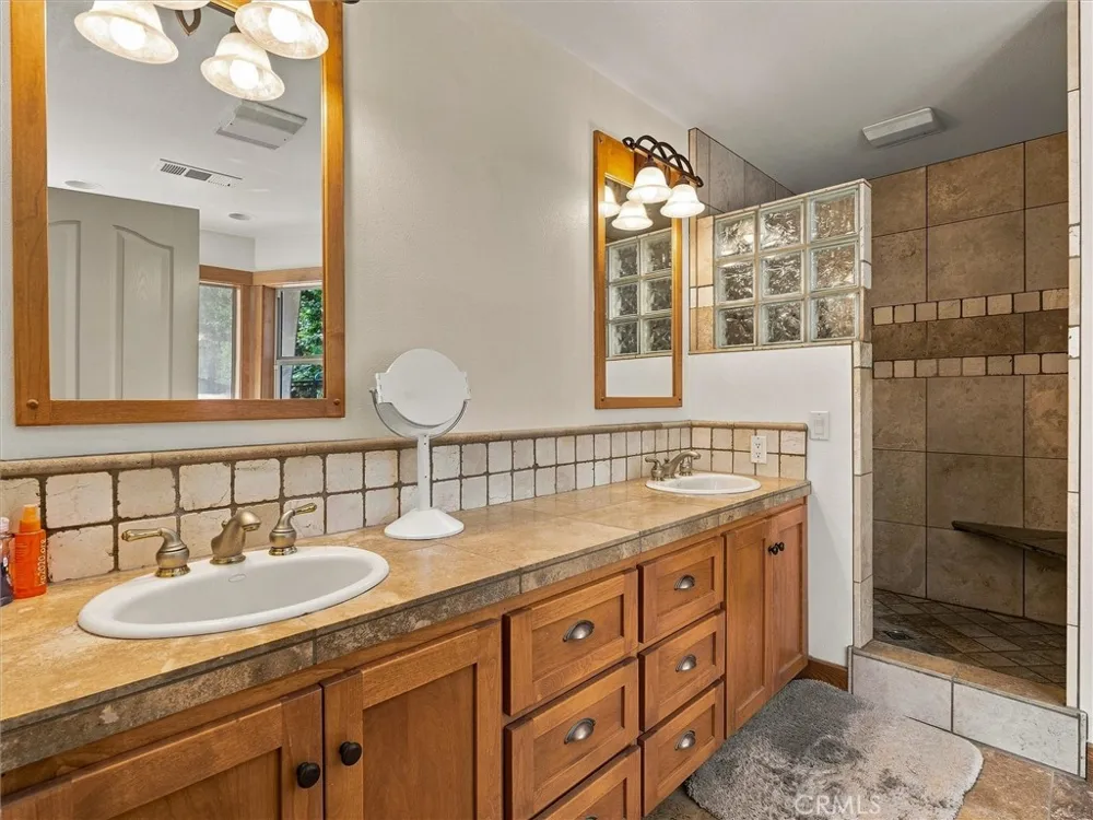 39771 S Cedar Vista Circle S Bass Lake, CA 93644