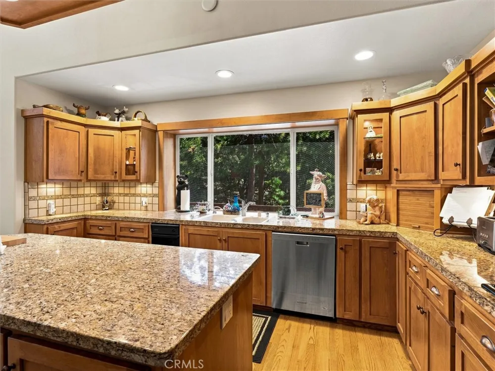 39771 S Cedar Vista Circle S Bass Lake, CA 93644