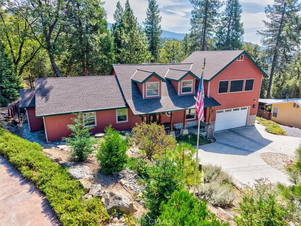 39771 S Cedar Vista Circle S Bass Lake, CA 93644