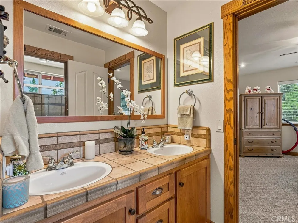 39771 S Cedar Vista Circle S Bass Lake, CA 93644