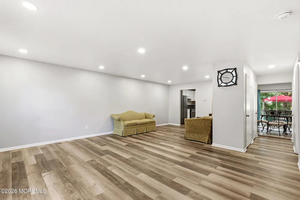 572 Davids Court Lakewood, NJ 08701