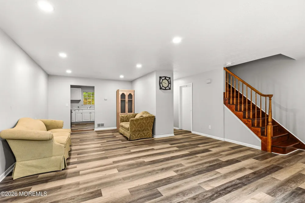 572 Davids Court Lakewood, NJ 08701