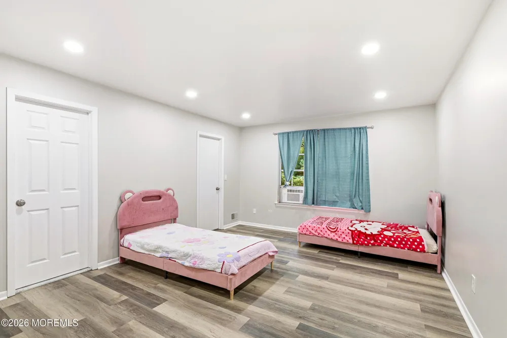 572 Davids Court Lakewood, NJ 08701