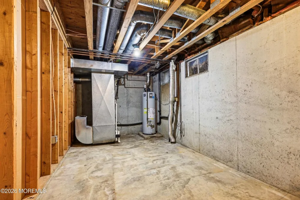 572 Davids Court Lakewood, NJ 08701