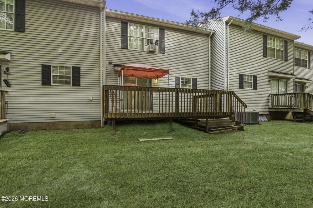 572 Davids Court Lakewood, NJ 08701