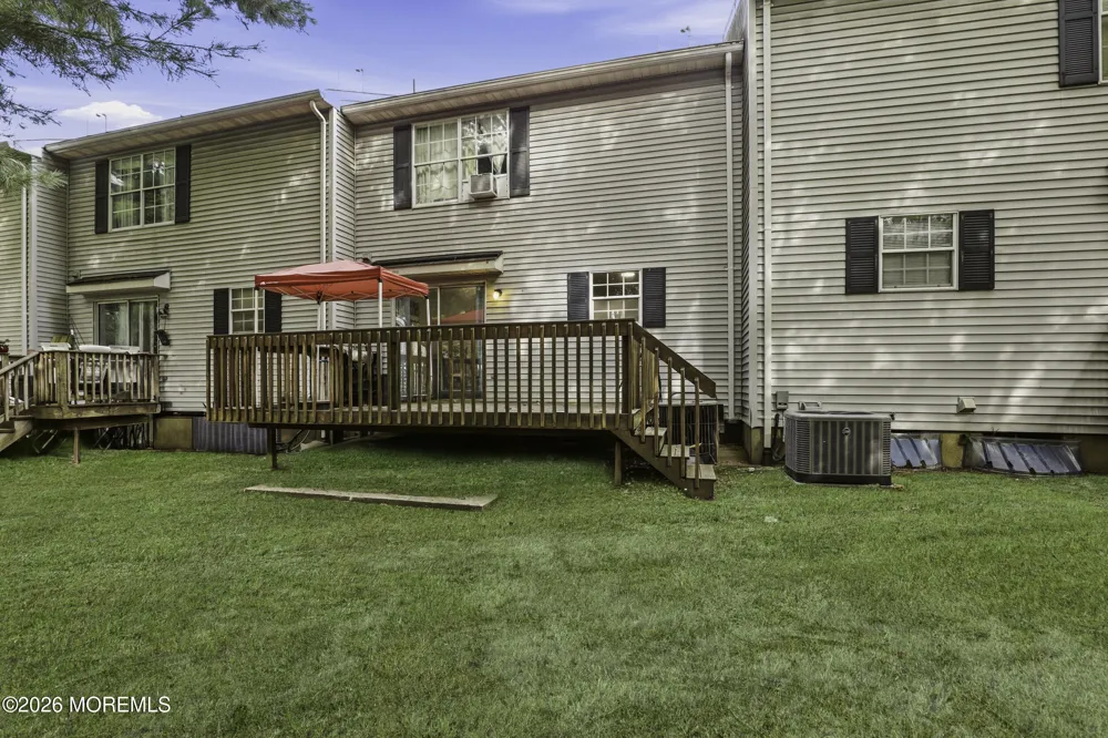 572 Davids Court Lakewood, NJ 08701