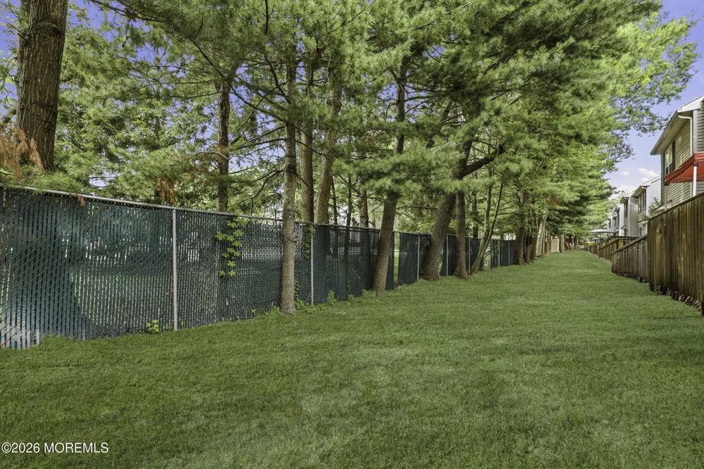 572 Davids Court Lakewood, NJ 08701