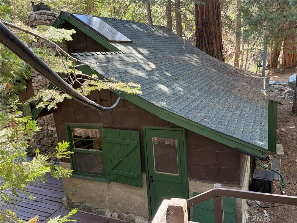 16 South Fork Road Angelus Oaks, CA 92305