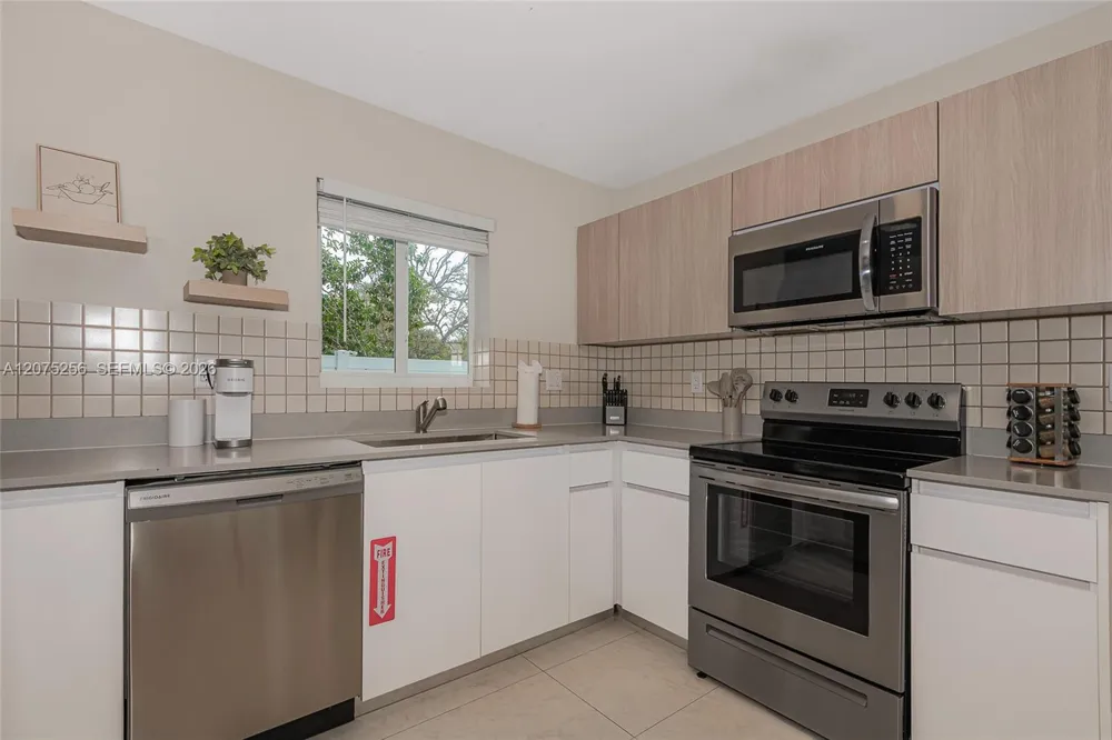 507 NW 8th Ave #1 Fort Lauderdale, FL 33311