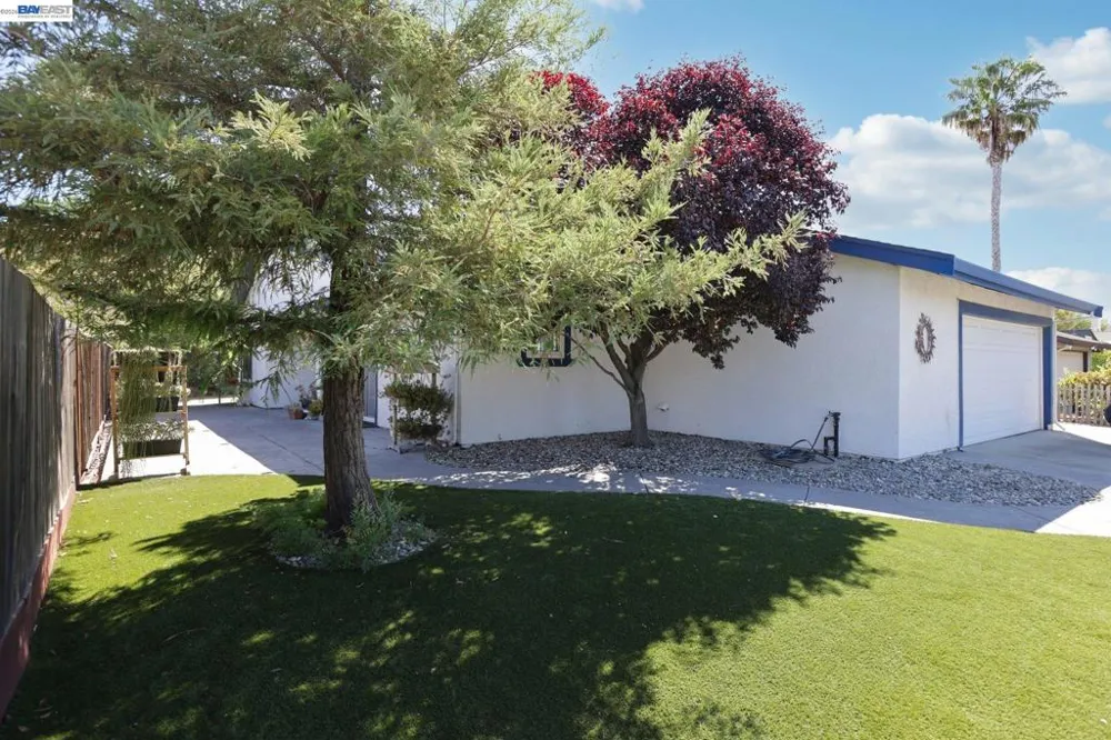 1899 Bluebell Drive Livermore, CA 94551