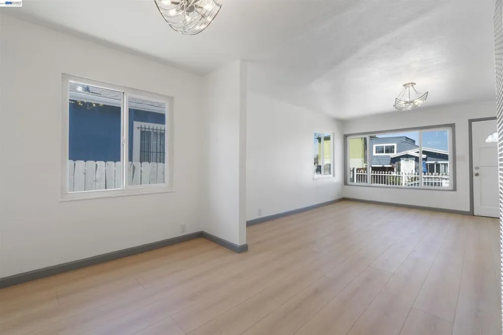 1006 72nd Ave Oakland, CA 94621